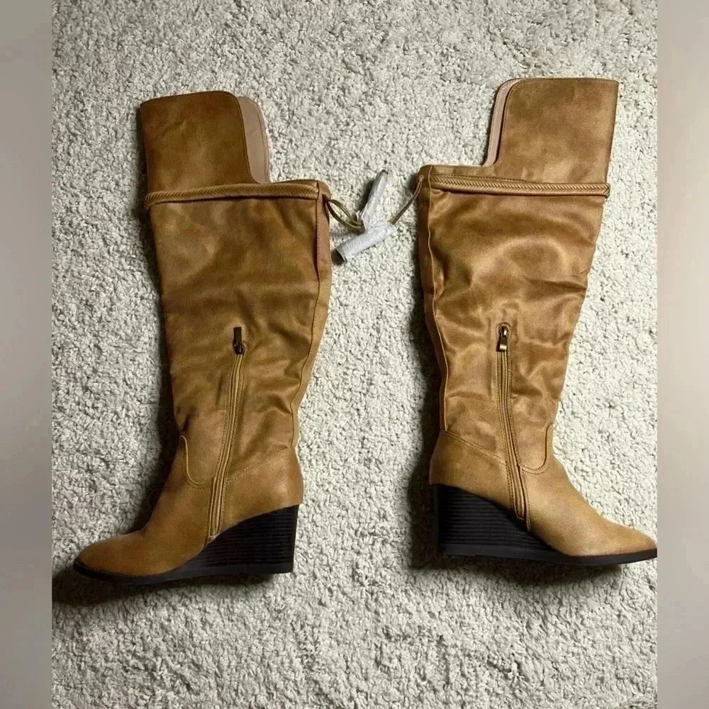 JOURNEE COLLECTION Womens Brown Jezebel Almond Toe Stiletto Riding Boot 7.5 NIB